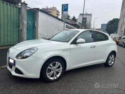 Bianco Usata 2013 Alfa Romeo Giulietta Tre volumi | 7900 € (Buon prezzo)