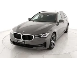 Grigio metall. Usata 2021 BMW 520 Comfort Edition Station wagon | 31.500 € (Ottimo prezzo)