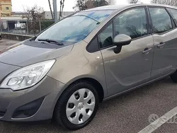 Grigio Usata 2010 Opel Meriva Monovolume | 3900 € (Buon prezzo)