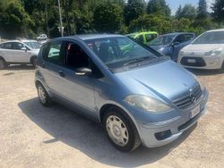 Grigio Usata 2011 Mercedes A160 Executive Tre volumi | 2750 € (Ottimo prezzo)