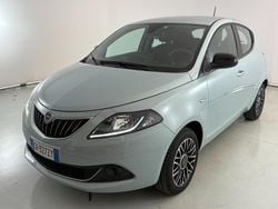 Verde rugiada Usata 2024 Lancia Ypsilon Gold Due volumi | 13.400 € (Buon prezzo)