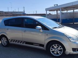 Grigio Usata 2009 Toyota Corolla Verso Monovolume | 5000 € (Cara)