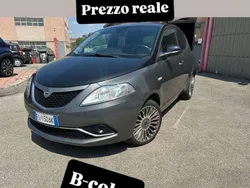 Grigio Usata 2017 Lancia Ypsilon Gold Due volumi | 8390 € (Buon prezzo)