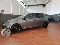 Grigio calcare metallizzato Usata 2016 VW Golf Comfortline Tre volumi | 9500 € (Buon prezzo)