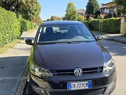 Usata 2013 VW Polo Comfortline Tre volumi | 6200 € (Buon prezzo)