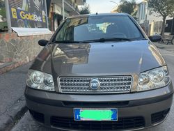 Grigio Usata 2006 Fiat Punto Due volumi | 2700 € (Buon prezzo)