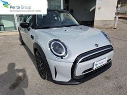 Argento / metallizzato Usata 2021 Mini Cooper Classic Due volumi | 18.900 € (Buon prezzo)