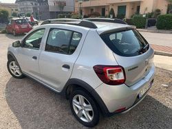Argento Usata 2013 Dacia Sandero Prestige Tre volumi | 2500 € (Buon prezzo)