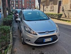 Grigio Usata 2008 Ford Fiesta Due volumi | 4000 € (Molto cara)
