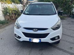 Usata 2015 Hyundai ix35 Xpossible SUV | 9999 € (Cara)