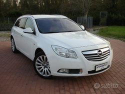 Bianco(met.) Usata 2009 Opel Insignia Cosmo Station wagon | 5000 € (Cara)