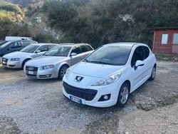 Bianco Usata 2012 Peugeot 207 Tre volumi | 3800 € (Buon prezzo)