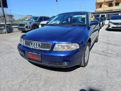 Blu/azzurro(met.) Usata 1999 Audi A4 Ambition Tre volumi | 1900 € (Buon prezzo)