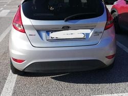 Grigio Usata 2008 Ford Fiesta Titanium Due volumi | 3300 € (Molto cara)