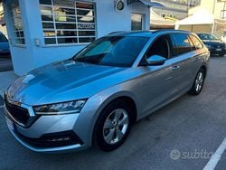 Grigio Usata 2021 Skoda Octavia G-TEC Executive Tre volumi | 17.800 € (Cara)