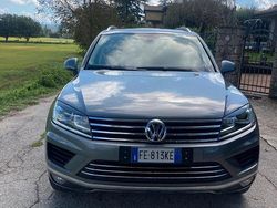 Grigio Usata 2016 VW Touareg Executive SUV | 22.300 € (Cara)