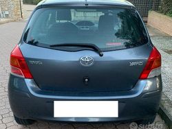 Grigio Usata 2009 Toyota Yaris | 2500 € (Buon prezzo)