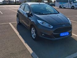 Grigio Usata 2016 Ford Fiesta Due volumi | 7000 € (Buon prezzo)