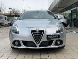 Argento Usata 2015 Alfa Romeo Giulietta Distinctive Tre volumi | 8900 € (Buon prezzo)