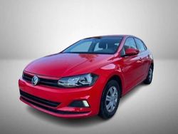 Rosso Usata 2017 VW Polo Trendline Tre volumi | 12.900 € (Cara)