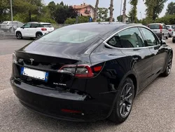 Usata 2020 Tesla Model 3 Tre volumi | 27.900 € (Buon prezzo)