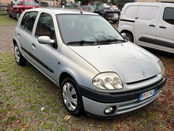 Usata 2000 Renault Clio II Due volumi | 1500 € (Molto cara)
