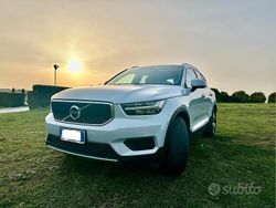 Usata 2021 Volvo XC40 Momentum SUV | 23.700 €