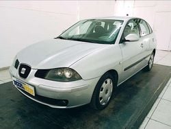 Grigio metallizzato Usata 2004 Seat Ibiza Reference Tre volumi | 2570 € (Buon prezzo)