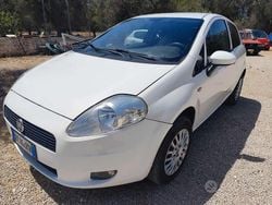 Bianco Usata 2009 Fiat Grande Punto Due volumi | 2800 € (Buon prezzo)