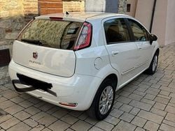 Bianco Usata 2014 Fiat Punto Tre volumi | 4950 € (Buon prezzo)