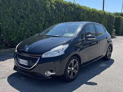 Usata 2014 Peugeot 208 Business-Line Due volumi | 7000 € (Buon prezzo)