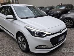 Bianco Usata 2016 Hyundai i20 GO! Tre volumi | 6200 € (Ottimo prezzo)