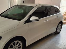 Bianco Usata 2019 Mercedes B180 Monovolume | 18.199 € (Buon prezzo)