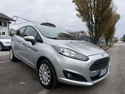 Argento Usata 2015 Ford Fiesta Titanium Tre volumi | 7900 € (Buon prezzo)