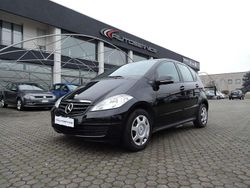 Nero Usata 2011 Mercedes A160 Tre volumi | 2450 € (Buon prezzo)