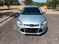 Grigio Usata 2012 Ford Focus Tre volumi | 5500 € (Buon prezzo)