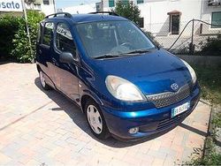 Blu Usata 2006 Toyota Verso Monovolume | 2200 €