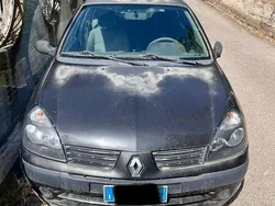 Usata 2005 Renault Clio II Tre volumi | 900 € (Ottimo prezzo)