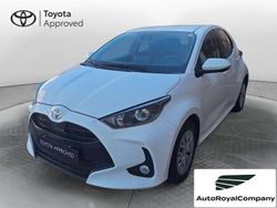 Bianco Usata 2022 Toyota Yaris Active Tre volumi | 13.900 € (Buon prezzo)