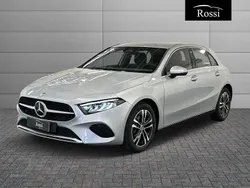 Vernice nero cosmo Nuova 2025 Mercedes A180 Tre volumi | 36.900 € (Ottimo prezzo)