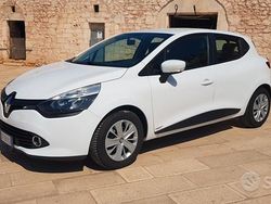 Bianco Usata 2015 Renault Clio IV Tre volumi | 6600 € (Buon prezzo)