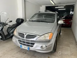 Grigio metallizzato Usata 2006 Ssangyong Kyron SUV | 1400 € (Buon prezzo)
