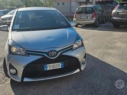 Usata 2015 Toyota Yaris Tre volumi | 7000 € (Ottimo prezzo)
