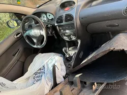 Usata 2003 Peugeot 206 Tre volumi | 500 €