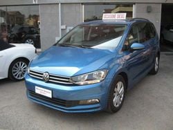 Caribbean blue metallic Usata 2021 VW Touran Executive Monovolume | 29.800 € (Molto cara)