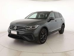 Platinum grey metallizzato Usata 2022 VW Tiguan Allspace Life SUV | 26.900 € (Buon prezzo)