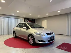 Grigio Usata 2009 Toyota Auris Sol Tre volumi | 4900 € (Buon prezzo)
