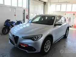 Argento Usata 2020 Alfa Romeo Stelvio SUV | 30.500 € (Buon prezzo)