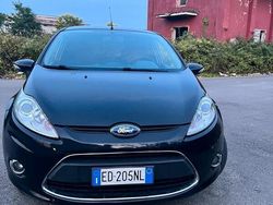 Nero Usata 2010 Ford Fiesta Due volumi | 4000 € (Buon prezzo)