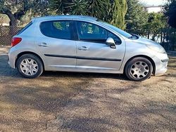 Usata 2007 Peugeot 207 Tre volumi | 2500 €